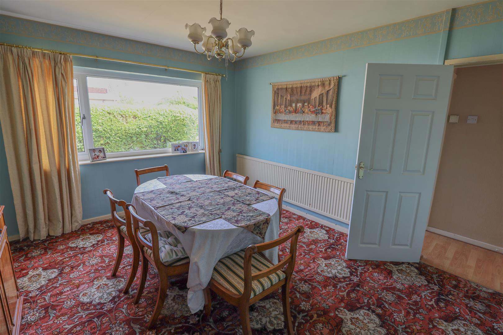 5 Wolfe Close, Cowbridge, Vale of Glamorgan, CF71 7AZ